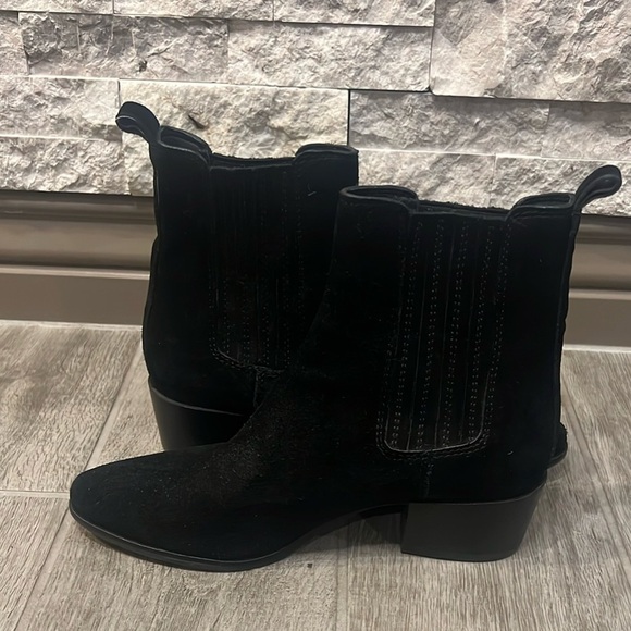 Banana Republic Black Ankle Boots with Pointed Toe and Textured Fabric - Picture 6 of 10